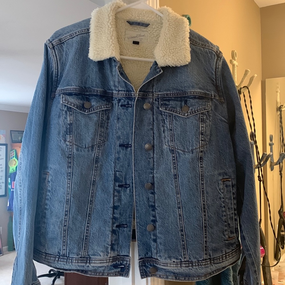 Large denim jacket with faux fur lining - Universal Threads Goods Co.